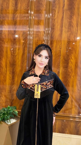 Бархатный халат Exclusive model черный, перламутровый