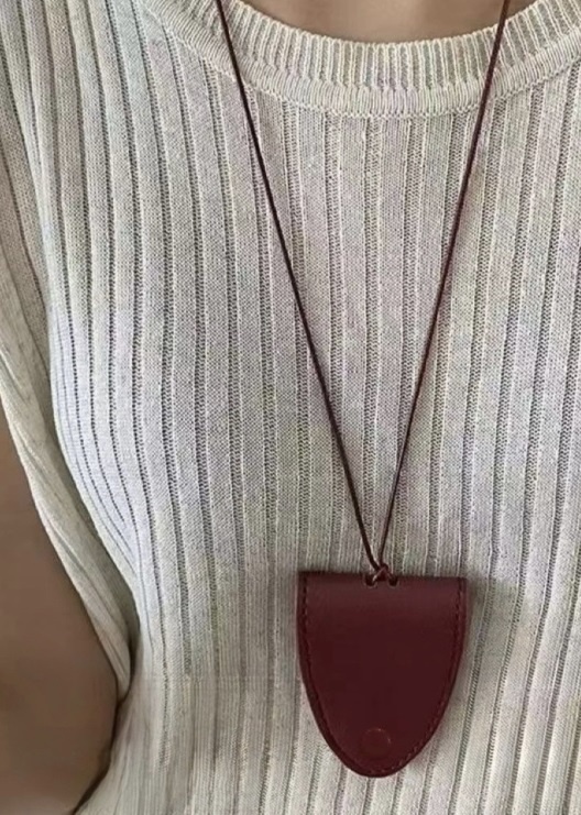 Мягкий футляр искусственная кожа, 7.5 x 6 см бордовый