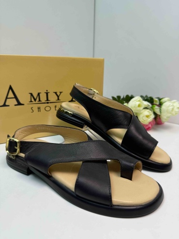 Сандалии Amiya черный