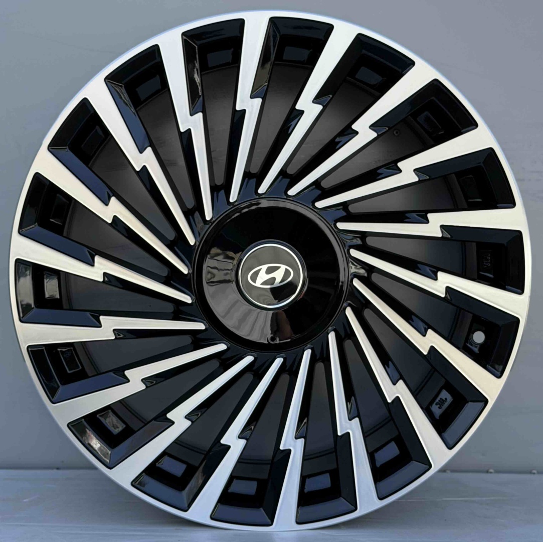 RNO 1510 7.5x18/5x114.3 D67.1 ET48 4 диска черный, серебристый