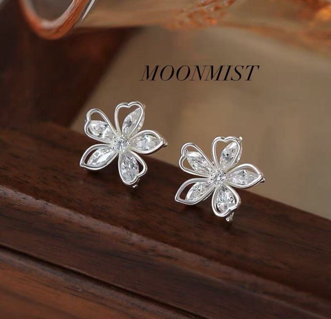 Пусеты Moonmist Цветочки вес 1.2 г серебро, фианит