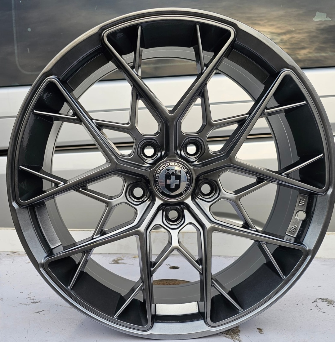 Fonyee 1311 7.5x17/5x114.3 D67.1 ET35 4 диска черный