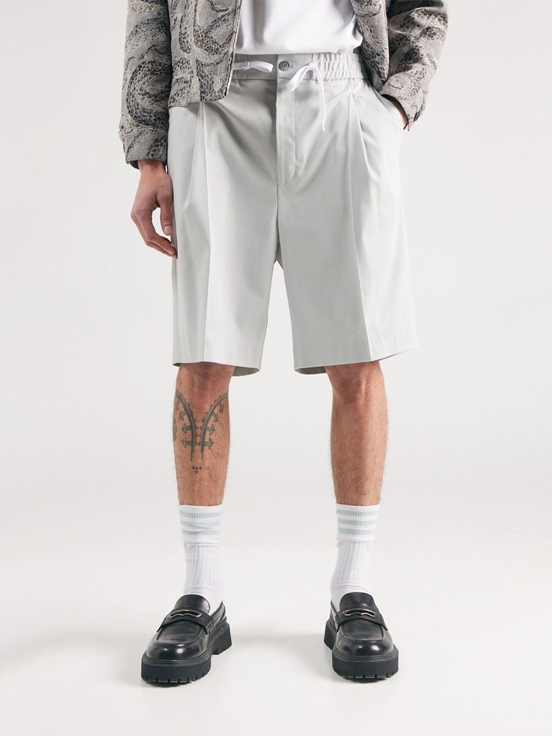 Бермуды HUGO серый