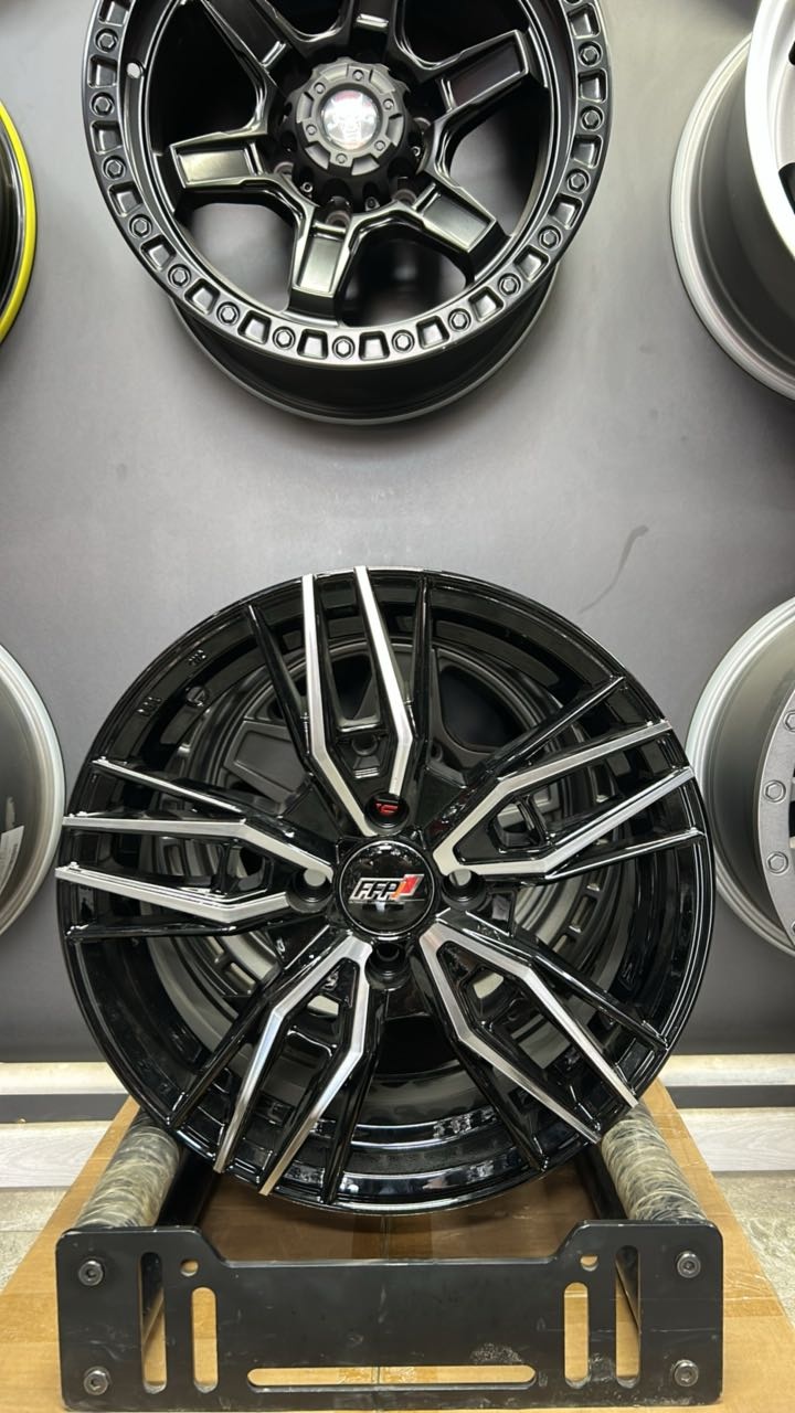 LKN Lkn1014 6.5x15/4x100 D67.1 ET35 4 диска черный, серебристый
