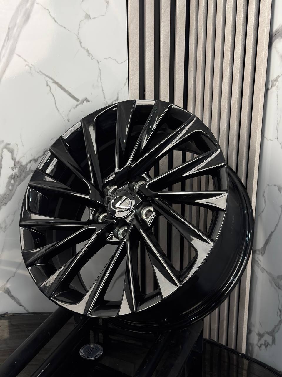 Top Grade Lexus H898F 8x18/5x114.3 D60.1 ET40 4 диска черный