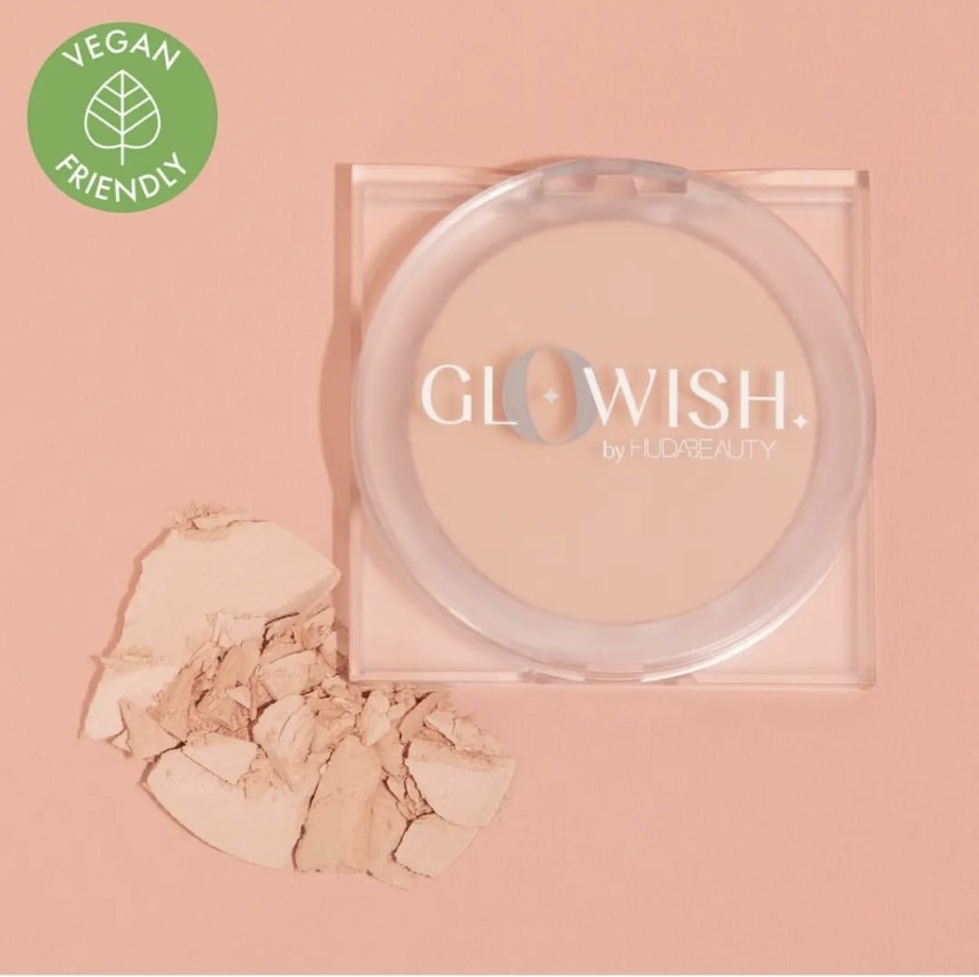 Пудра Huda Beauty Glowish сухая 02 Fair Light бежевый