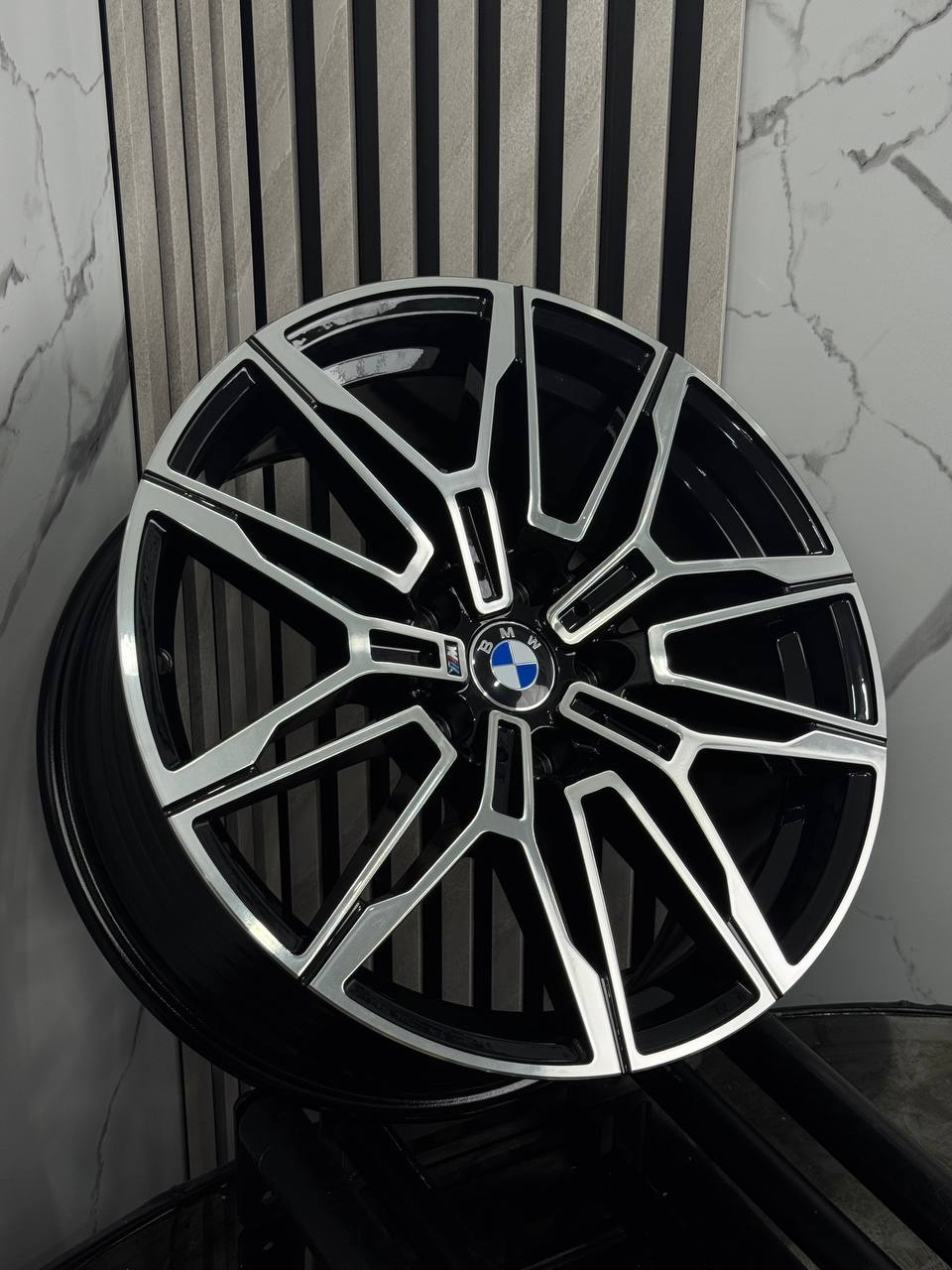 Top Grade BMW 164-7 7.5x17/5x112 D66.6 ET30 4 диска черный, серебристый
