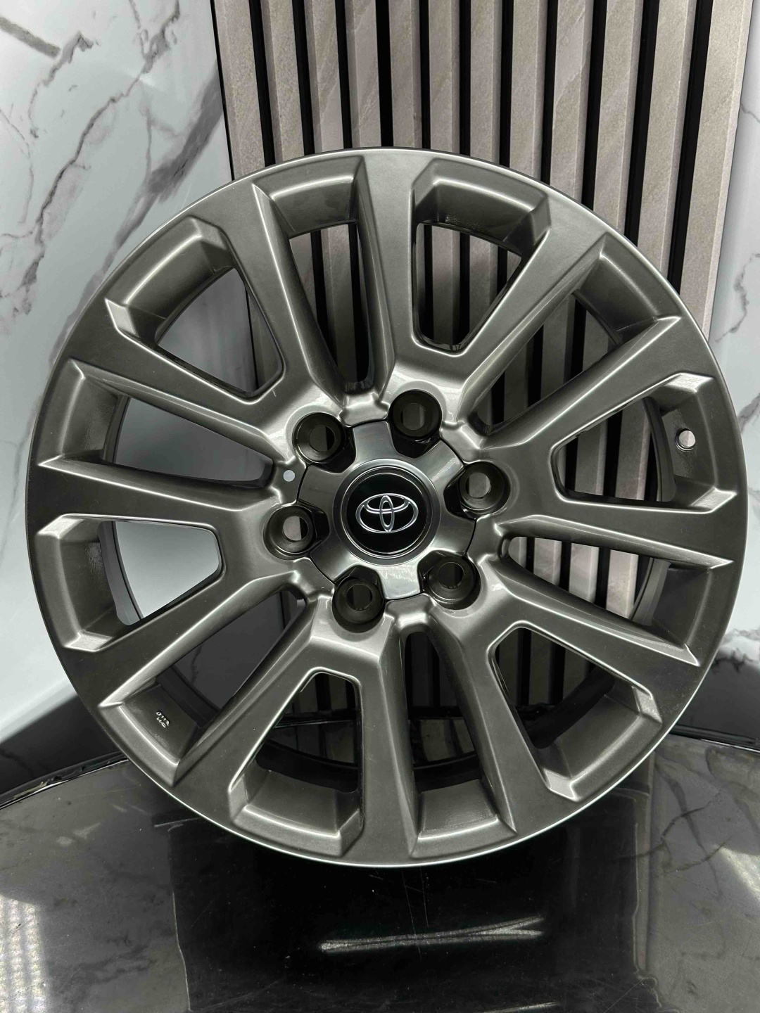 Toyota H5363 7.5x18/6x139.7 D106.2 ET25 4 диска графит