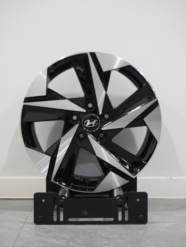 PDW TURONE 7x17/5x114.3 D67.1 ET35 4 диска черный, серебристый