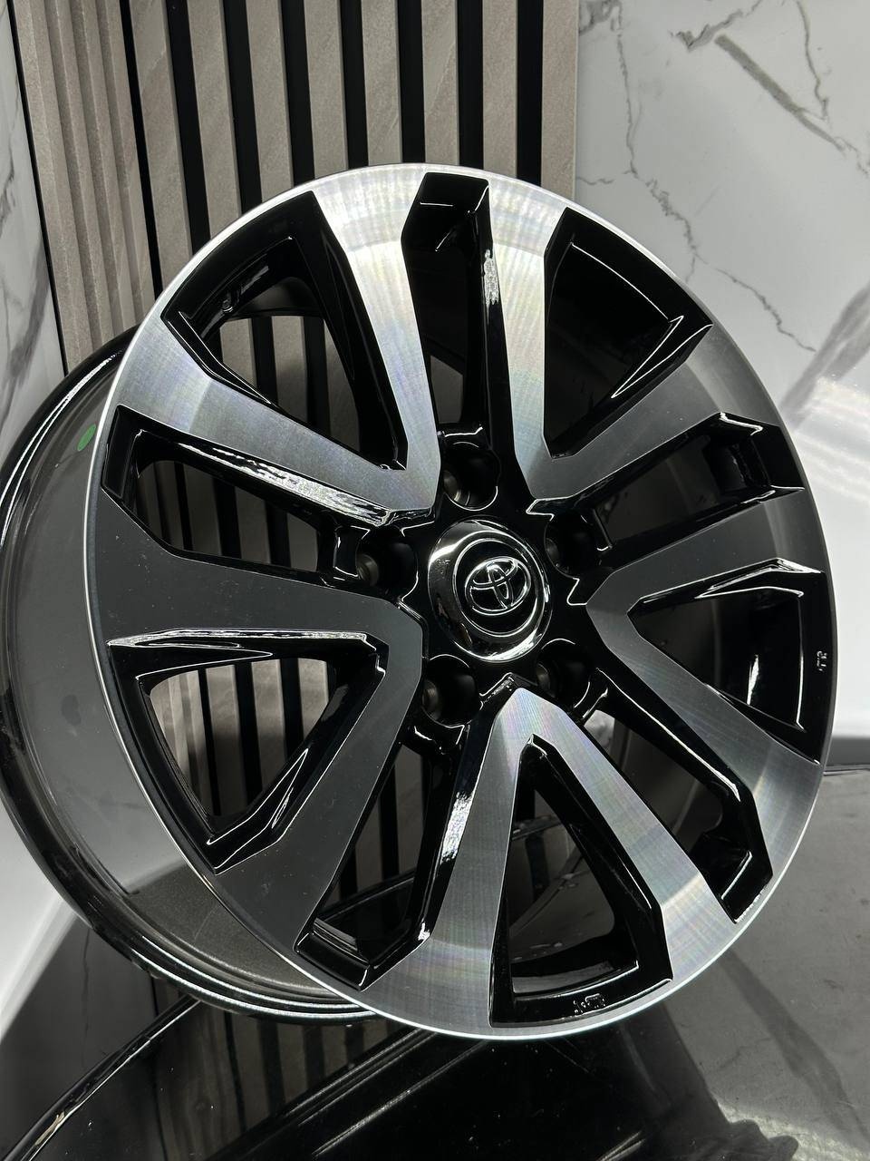 Top Grade H6707 8x20/5x150 D110 ET45 4 диска черный, серебристый