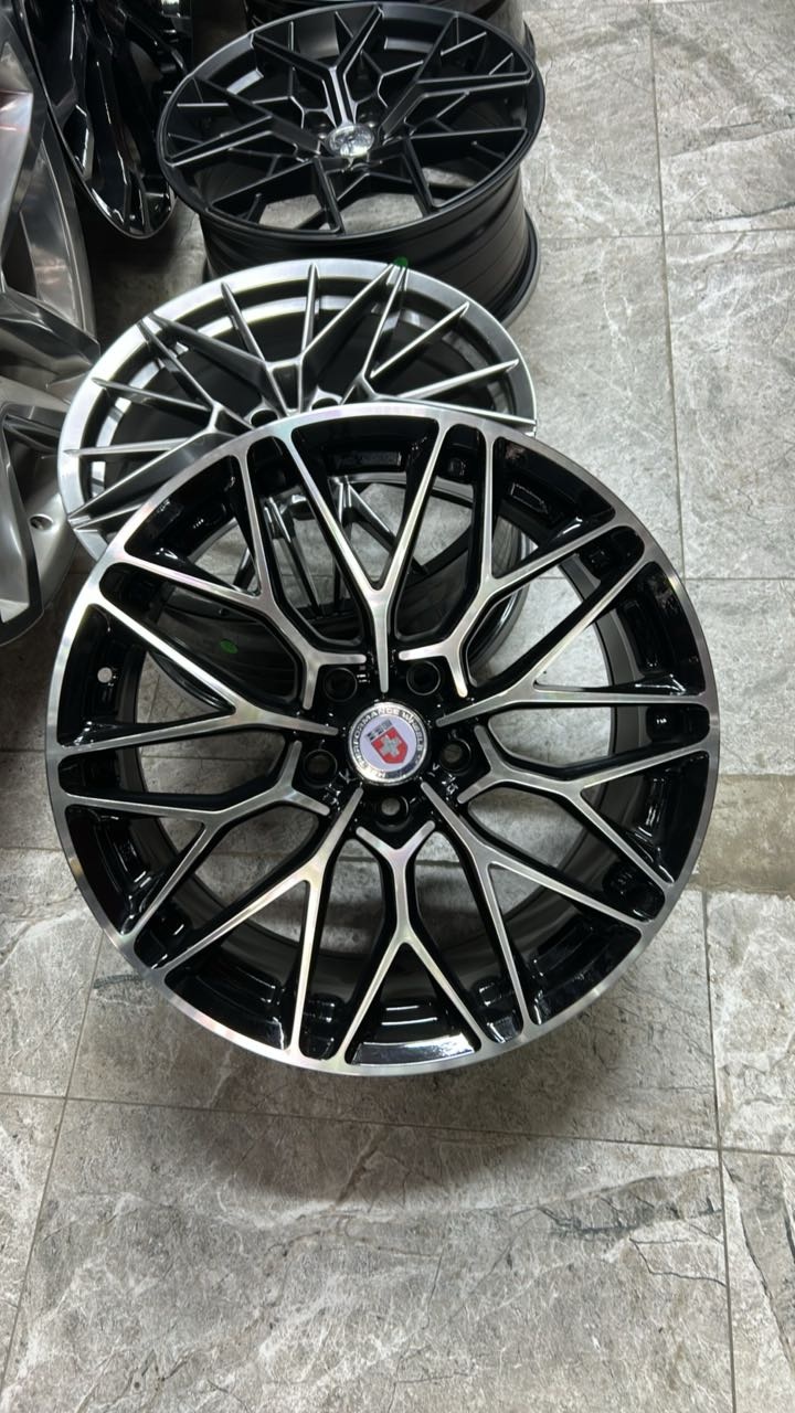 LKN Lkn0406 8x18/5x114.3 D67.1 ET35 4 диска черный, серебристый