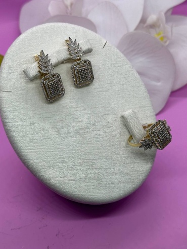 SAR JEWELRY Ch-22-027_5255_18 вес 8.4 г золото, бриллиант
