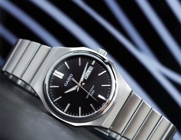 Кварцевые CASIO Casio классика, строгий стиль, черный циферблат, стальной браслет нержавеющая сталь