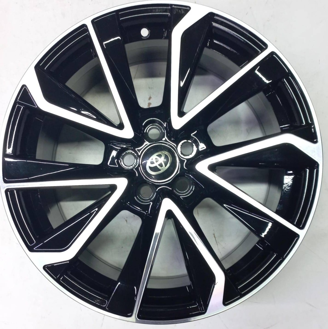 Toyota Toyota 1929 7.5x17/5x100 D54.1 ET40 4 диска черный, серебристый