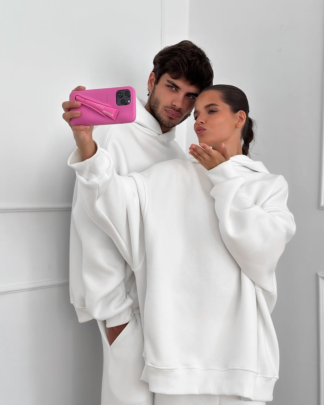 Повседневный костюм KOMMY BRAND белый