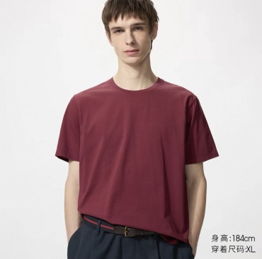 Футболка Uniqlo красный