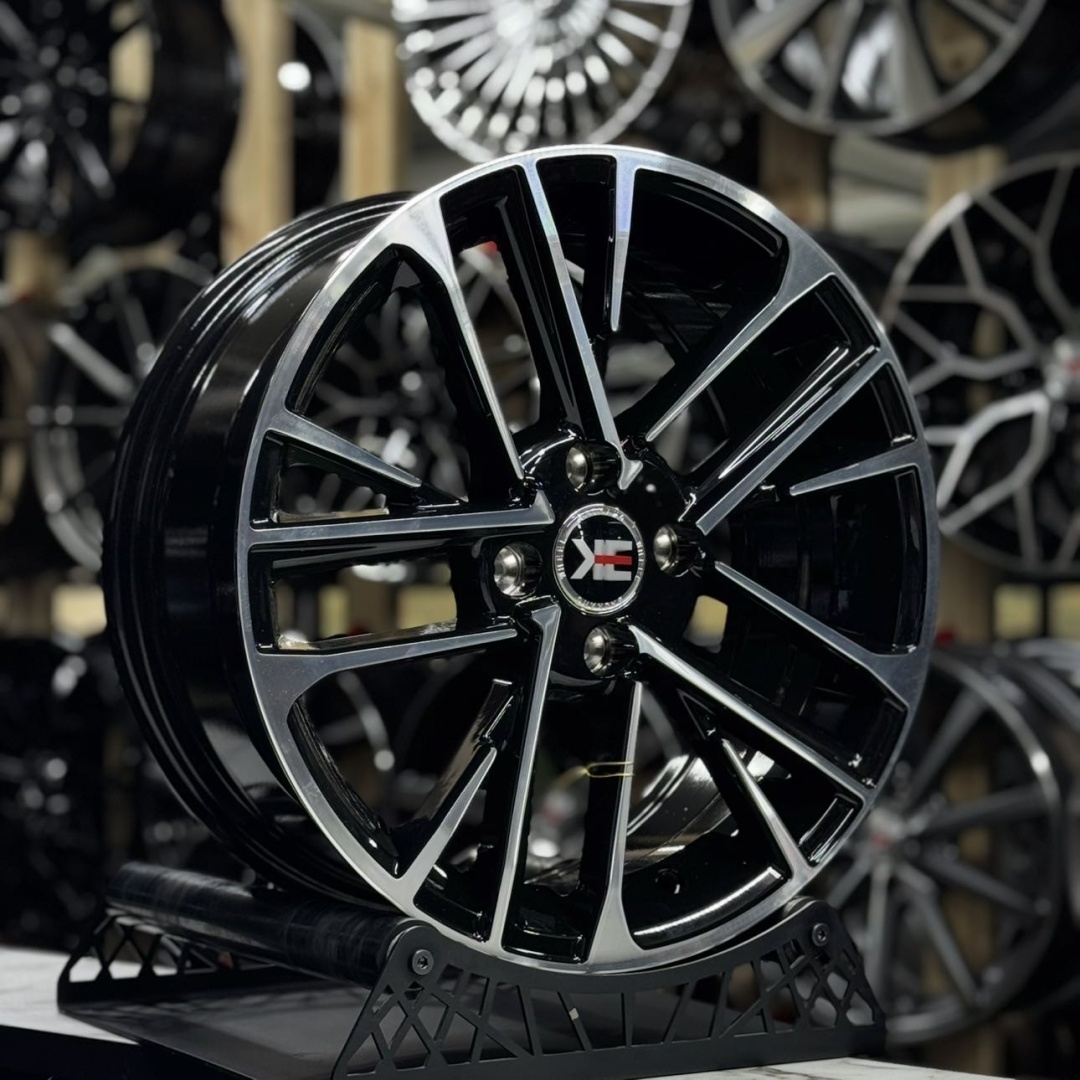 RNO 1340 6.5x16/4x100 D67.1 ET35 4 диска черный, серебристый