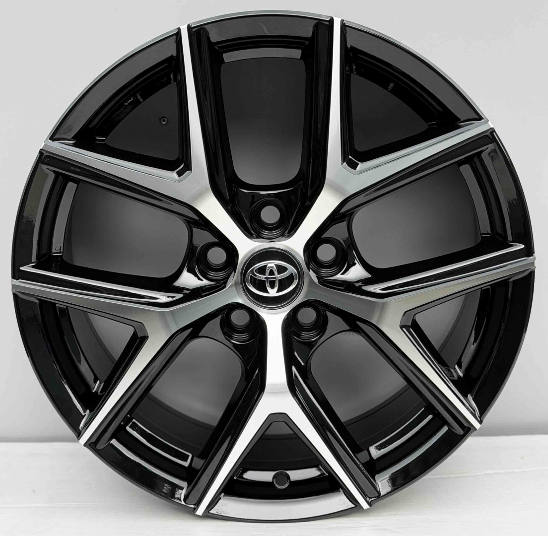 RNO RAV 4 7.5x18/5x114.3 D60.1 ET45 4 диска черный, серебристый