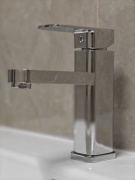 Смеситель для раковины (умывальника) ZEGOR LEB1 A123, однозахватный