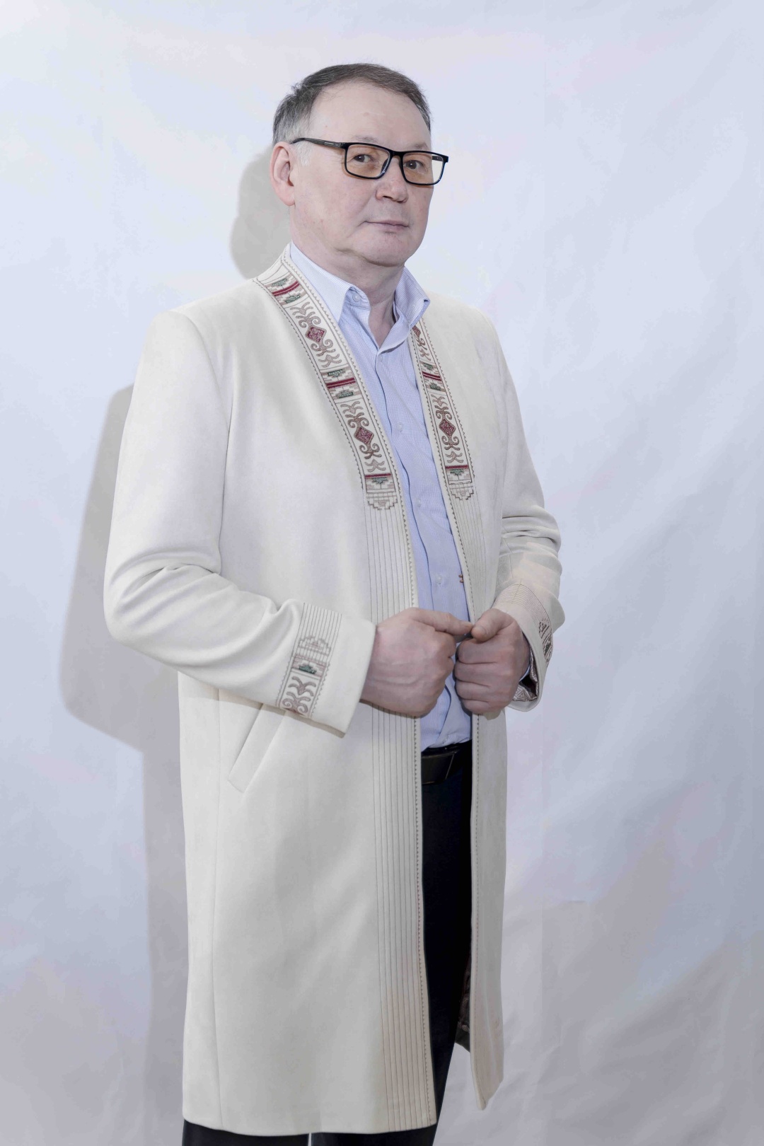Национальный костюм Аксион белый