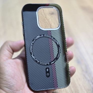 Чехол DDD для Apple iPhone 16 Pro рисунок
