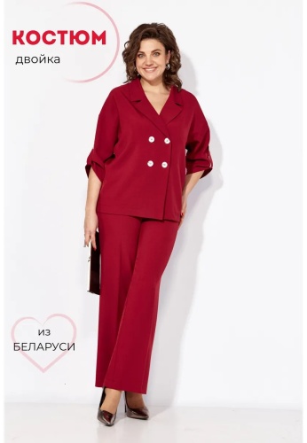 Костюм повседневный красный