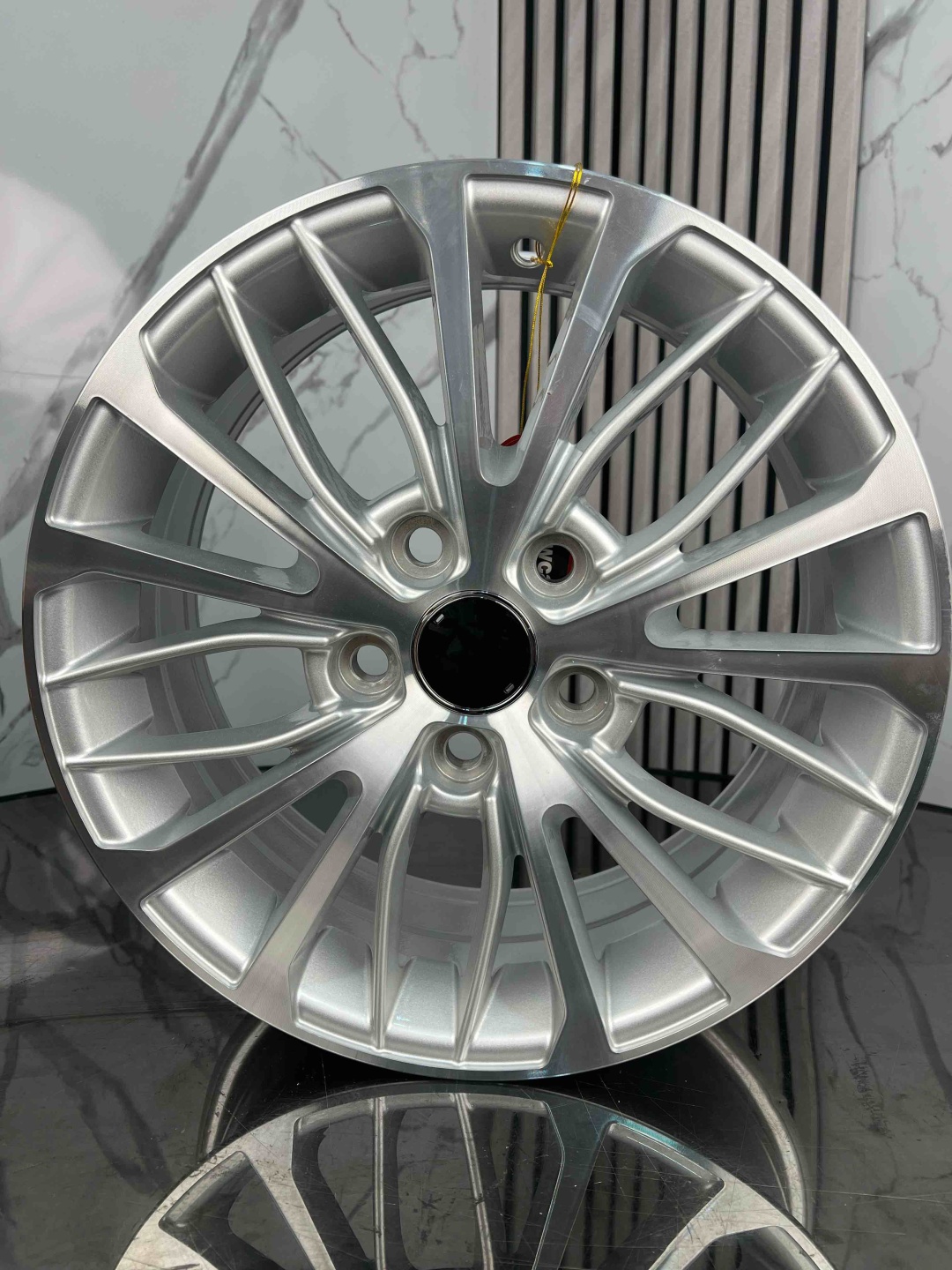 Top Grade EXP0037 6.5x16/5x114.3 D60.1 ET45 4 диска серебристый