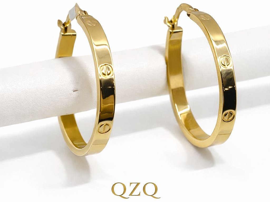 Конго QZQ Конго 1988-26 вес 2.2 г золото, без вставок