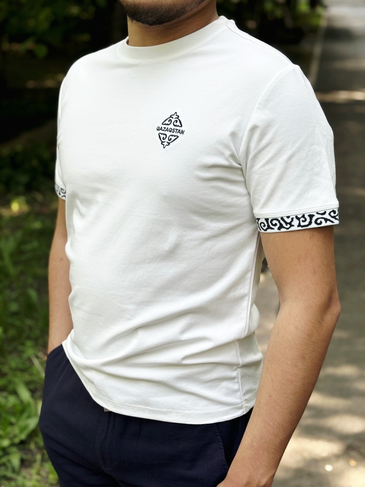 Өте үлкен сиськи бар