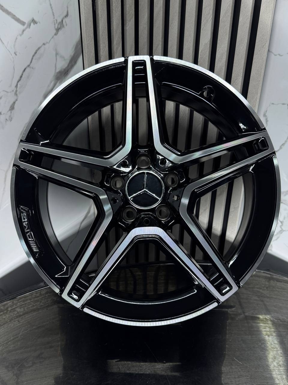 Top Grade EXPH3067F 7.5x17/5x112 D66.5 ET36 4 диска черный, серебристый