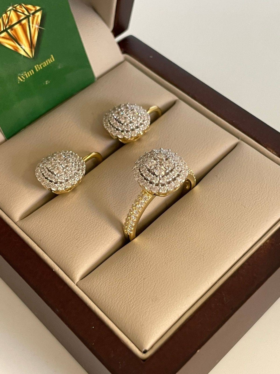 Ayim Brand JJA вес 9.4 г серебро, фианит