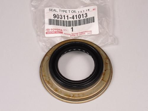 Toyota сальник хвостовика 9031141013