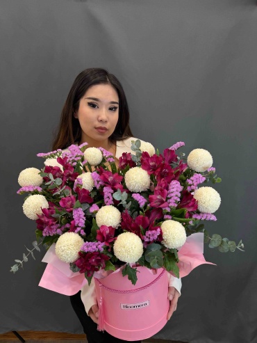 Bloomera Flowers композиция с открыткой альстремерия, хризантема, статица 30 шт 50 см