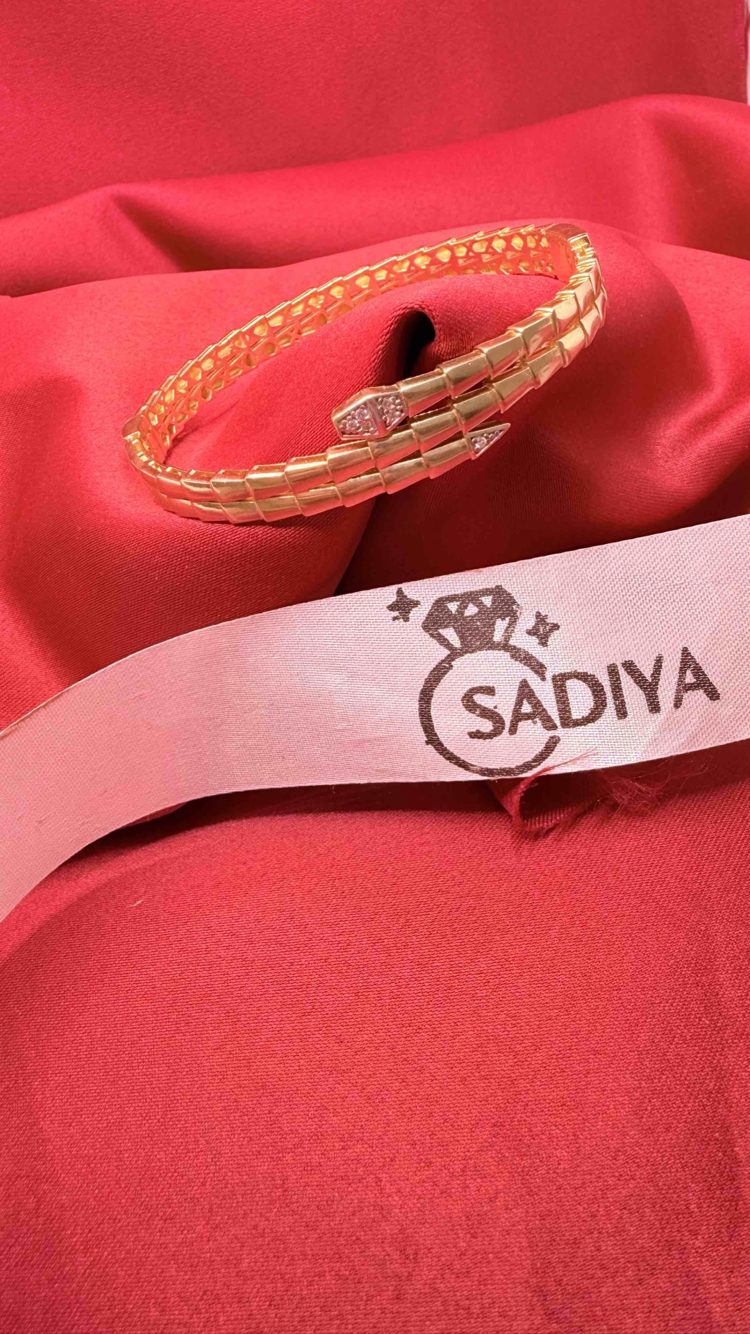 SADIYA 865644567 длина 19 см, вес 13.11 г золото, плетение отсутствует