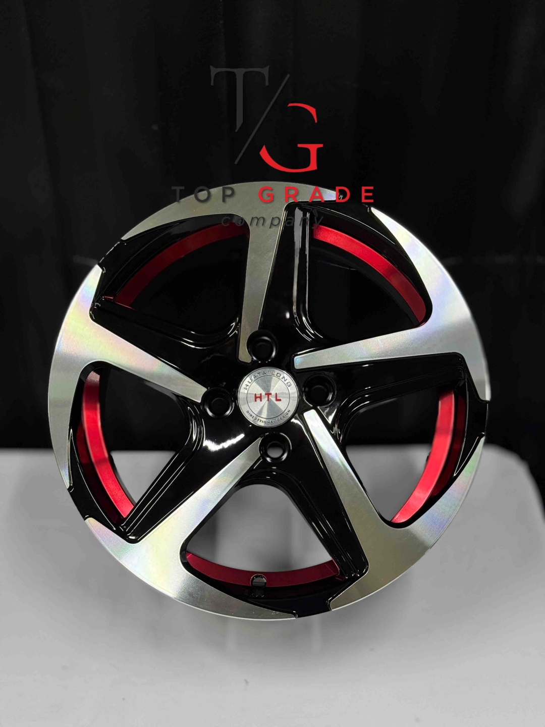 Top Grade Top grade0033 7.5x15/4x100 D67.1 ET35 4 диска черный, серебристый, красный