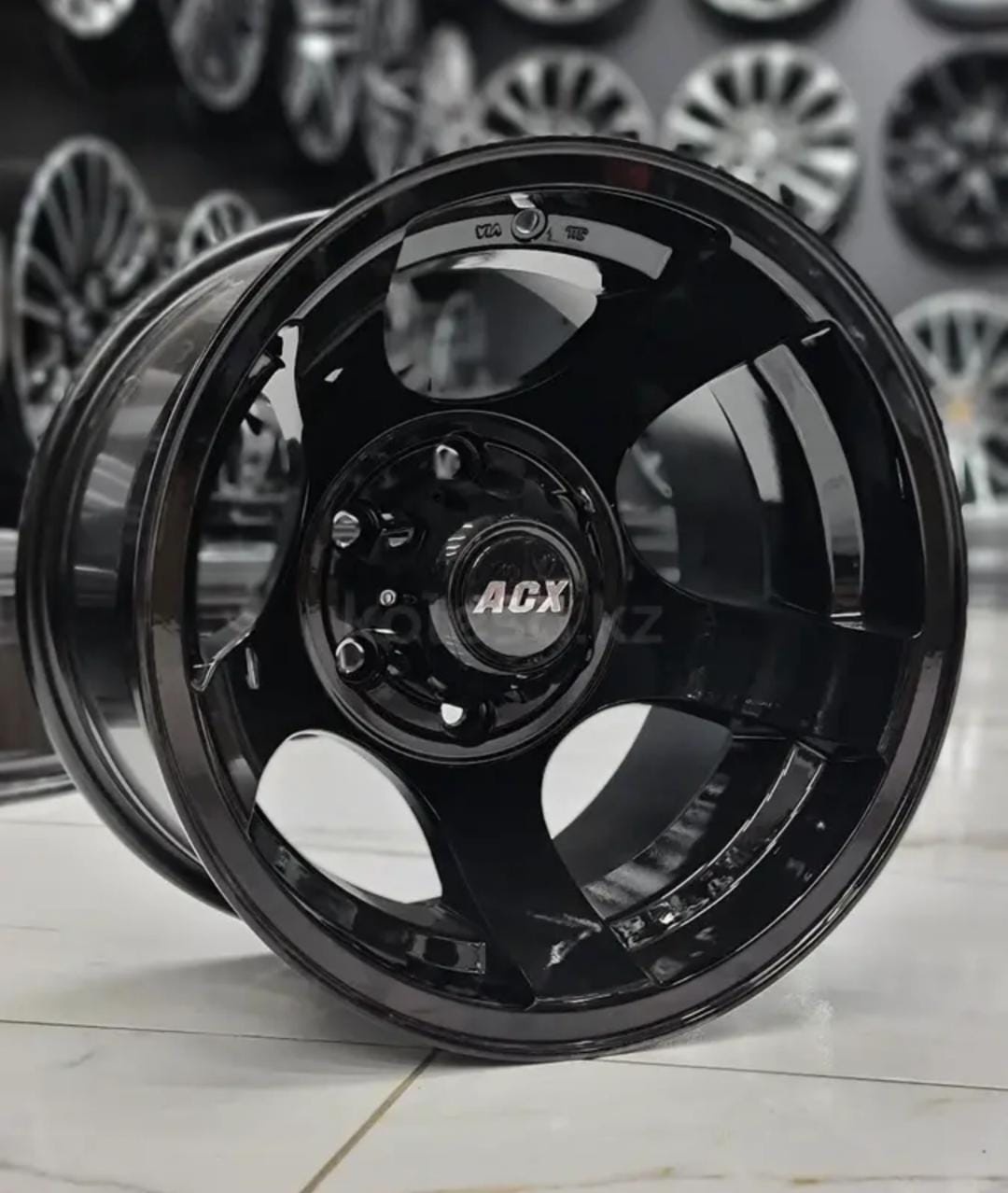 RNO 689 10x16/6x139.7 D110.1 ET-44 4 диска черный