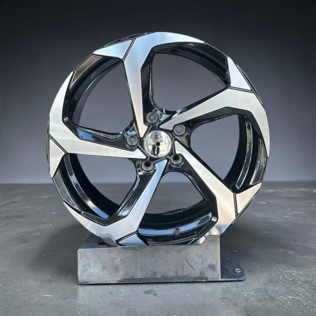 Top Grade IBR1007 7.5x17/5x114.3 D73.1 ET35 4 диска черный, серебристый