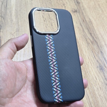 Чехол DDD для Apple iPhone 16 рисунок
