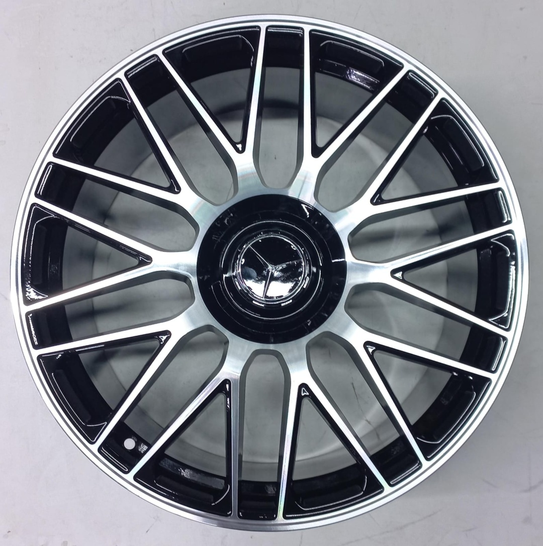 Mercedes-Benz Mercedes Benz 161 8.5/9.5x20/5x112 D66.6 ET40.45 4 диска черный, серебристый