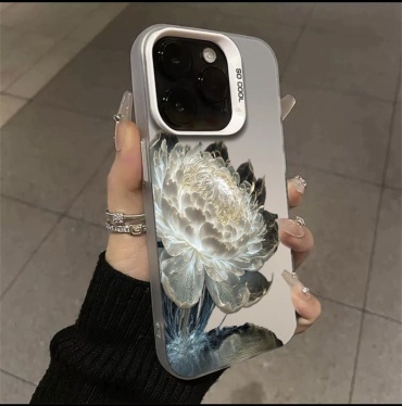Чехол для Apple iPhone 16 серебряный