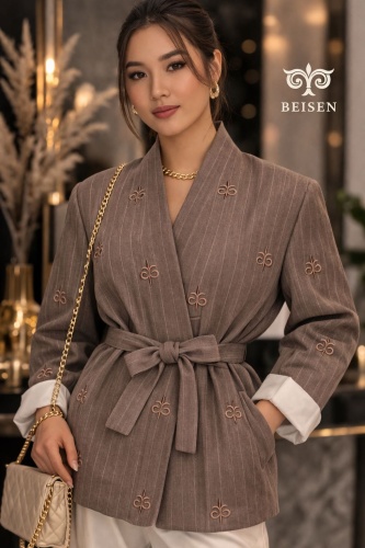 Национальный костюм BEISEN коричневый