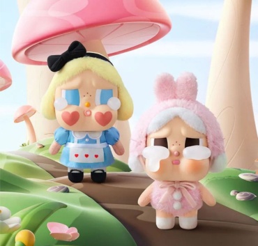 Игрушка-подвеска CRYBABY, 15 см