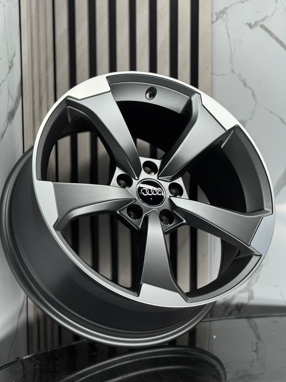 Top Grade Audi H3287F 7.5x17/5x112 D66.45 ET35 4 диска графит матовый