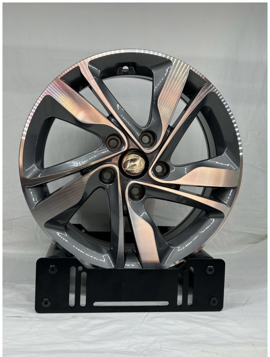 SSM SSM 123 6.5x17/5x114.3 D67.1 ET45 4 диска серебристый, графит