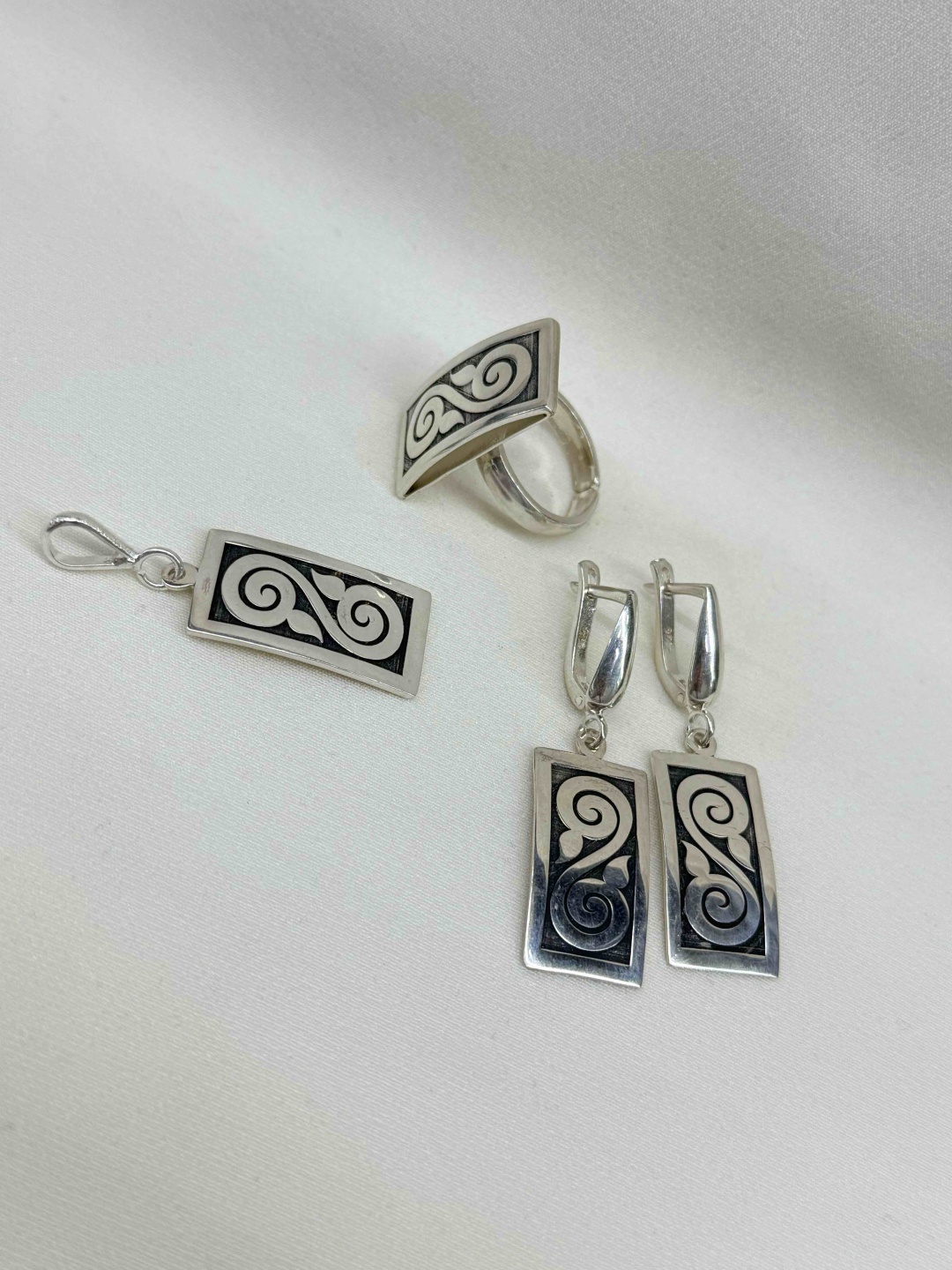 Dendera Jewelry 639194748 вес 24 г серебро, без вставок