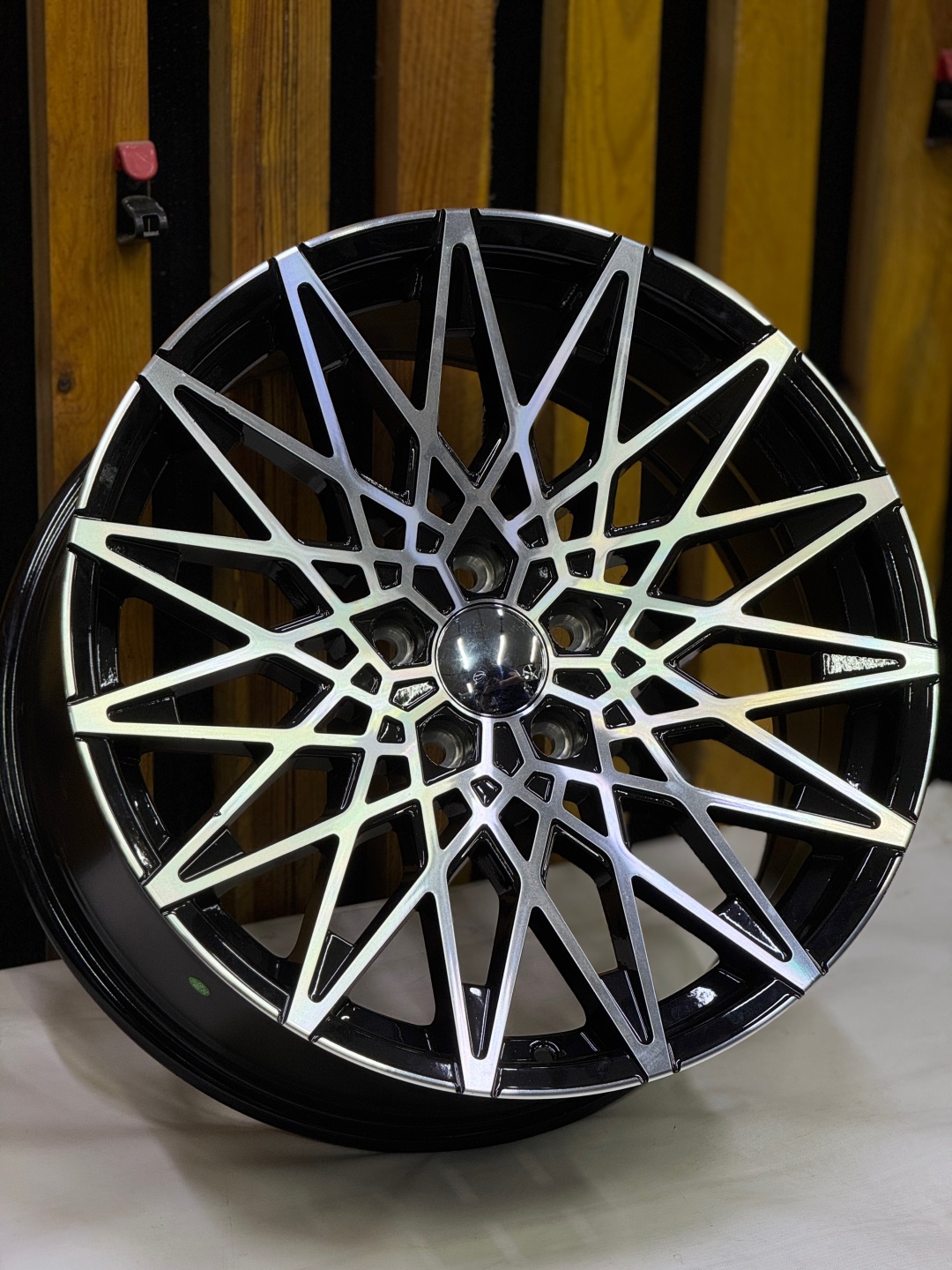 HYUNDAI / KIA Tg90 9x19/5x114.3 D73.1 ET35 4 диска черный, серебристый