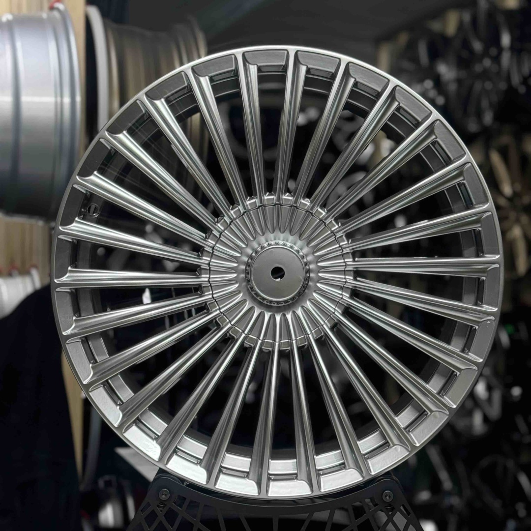 RNO XF004 8.5/9.5x19/5x112 D66.45 ET36.43 4 диска серебристый