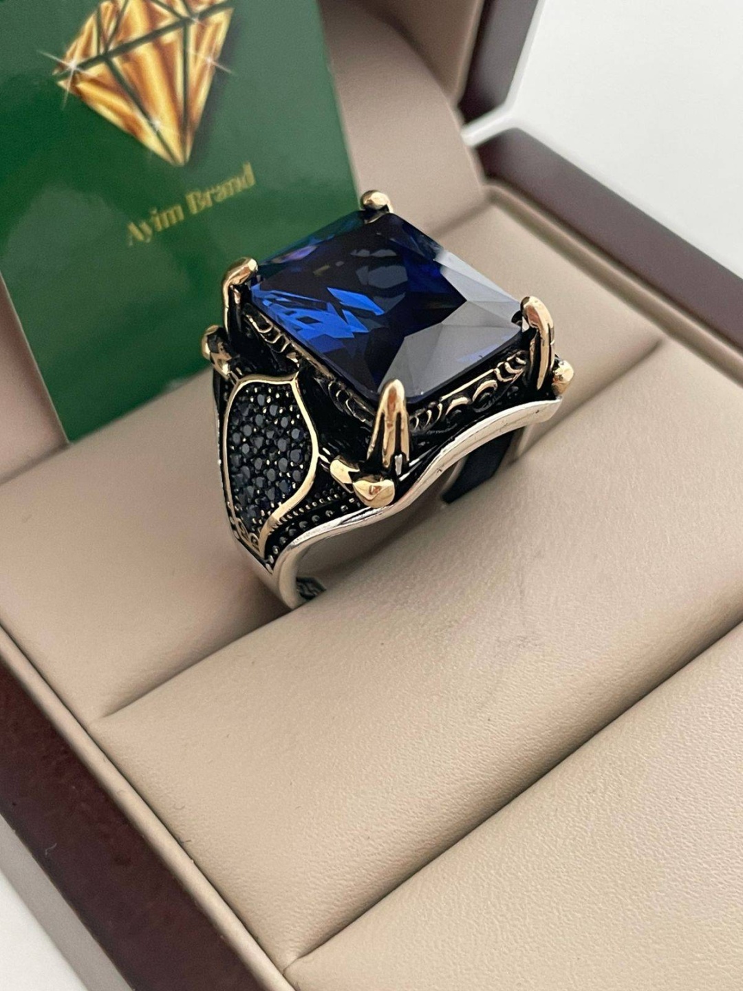 Печатка Ayim Brand 512389291 размер 21.5 вес 14.81 г серебро, сапфир