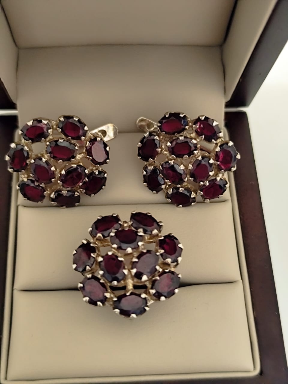 BUYS BRAND 630147660 вес 20.8 г серебро, гранат
