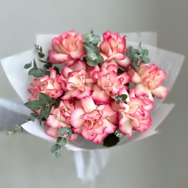 Floria.kz моно-букет в оформлении роза 9 шт 40 см